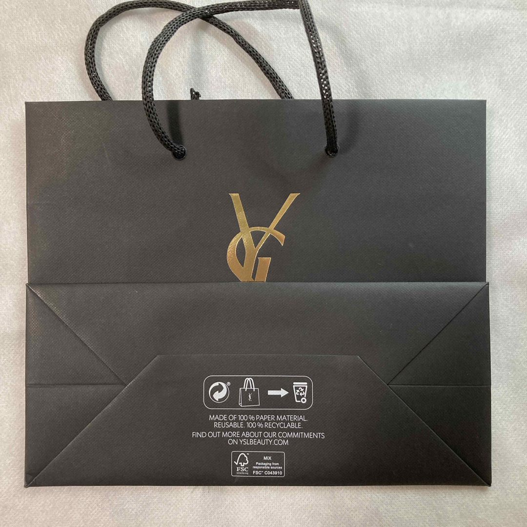 Yves Saint Laurent Beaute(イヴサンローランボーテ)のイブサンローラン　ショッパー　大小袋　２枚 レディースのバッグ(ショップ袋)の商品写真