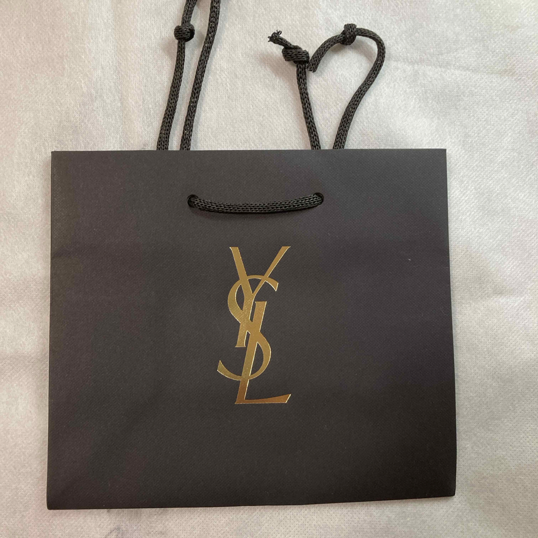 Yves Saint Laurent Beaute(イヴサンローランボーテ)のイブサンローラン　ショッパー　大小袋　２枚 レディースのバッグ(ショップ袋)の商品写真