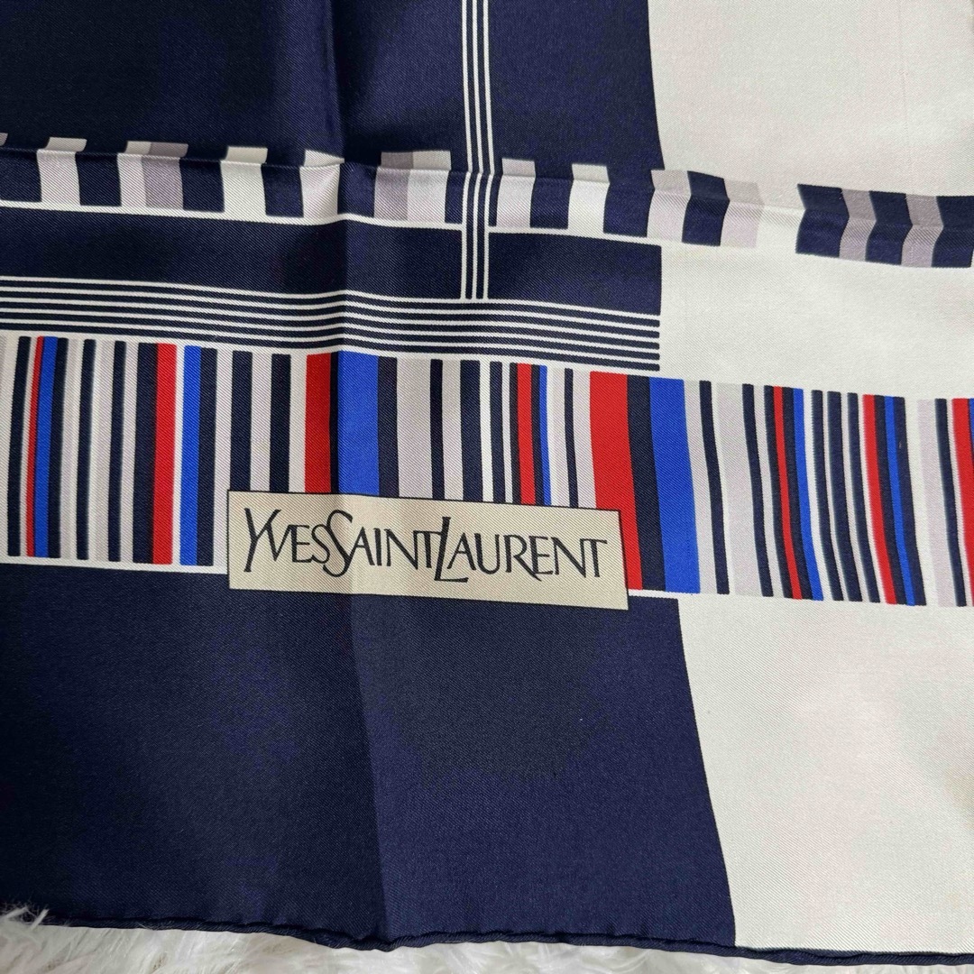 Yves Saint Laurent(イヴサンローラン)の【正規品保証】イヴ・サンローラン Yves Saint Laurent スカーフ レディースのファッション小物(バンダナ/スカーフ)の商品写真