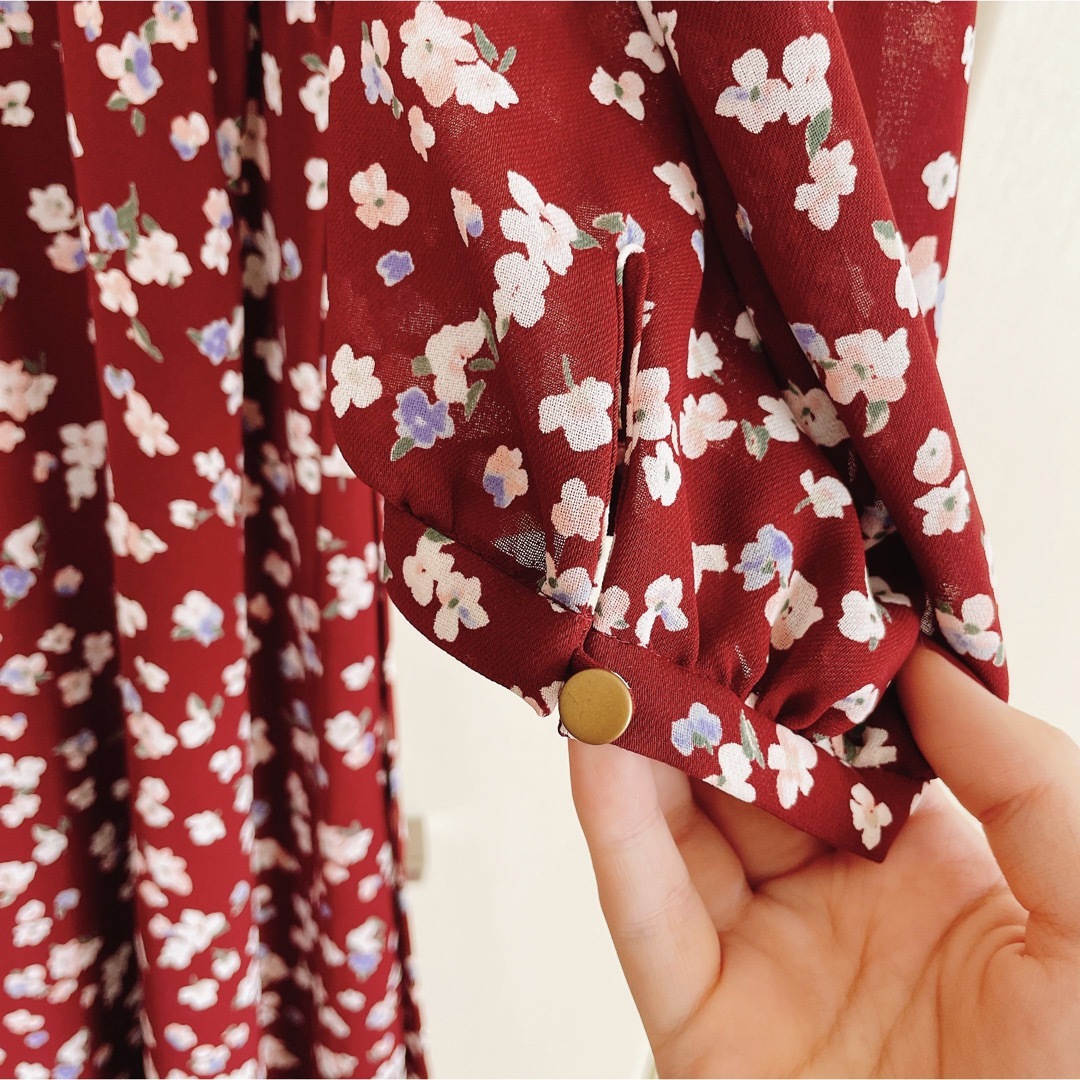anySiS(エニィスィス)のanysis 花柄ワンピース 赤 レディースのワンピース(ひざ丈ワンピース)の商品写真