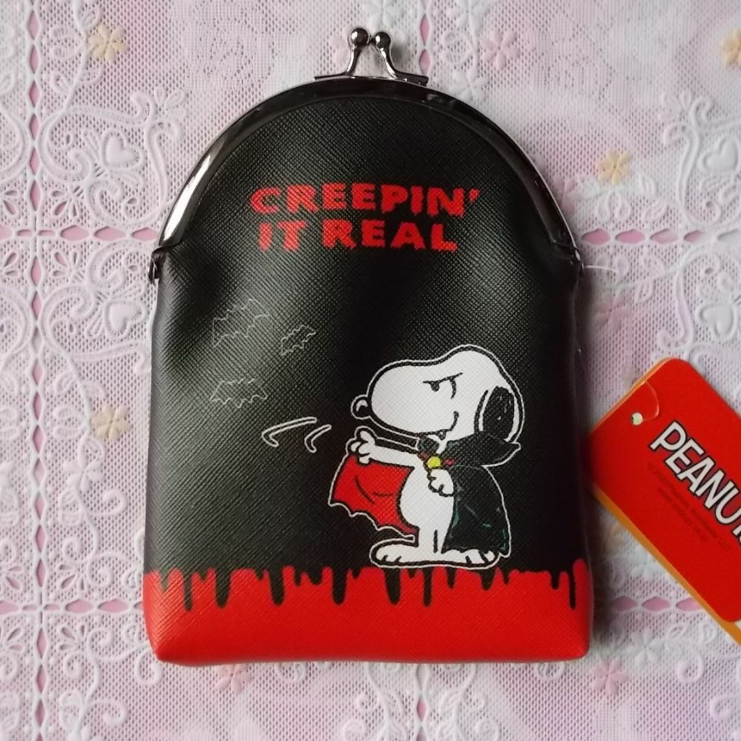 SNOOPY(スヌーピー)のスヌーピーがま口ポーチブラックレッド エンタメ/ホビーのおもちゃ/ぬいぐるみ(キャラクターグッズ)の商品写真