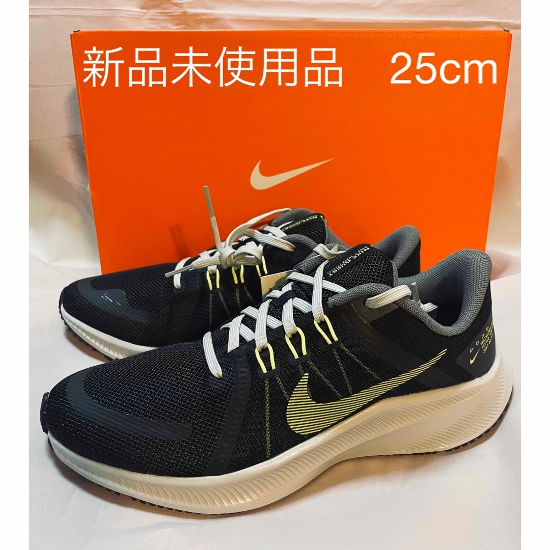 NIKE(ナイキ)のNIKE ランニングシューズ　クエスト4 25cm 【新品未使用品】 スポーツ/アウトドアのランニング(シューズ)の商品写真