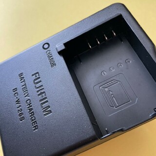 フジフイルム(富士フイルム)のFUJIFILM バッテリーチャージャー　BC-W126S(バッテリー/充電器)