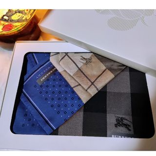 BURBERRY - 匿名配送　新品　BURBERRY　箱入り　メンズハンカチ　3枚セット