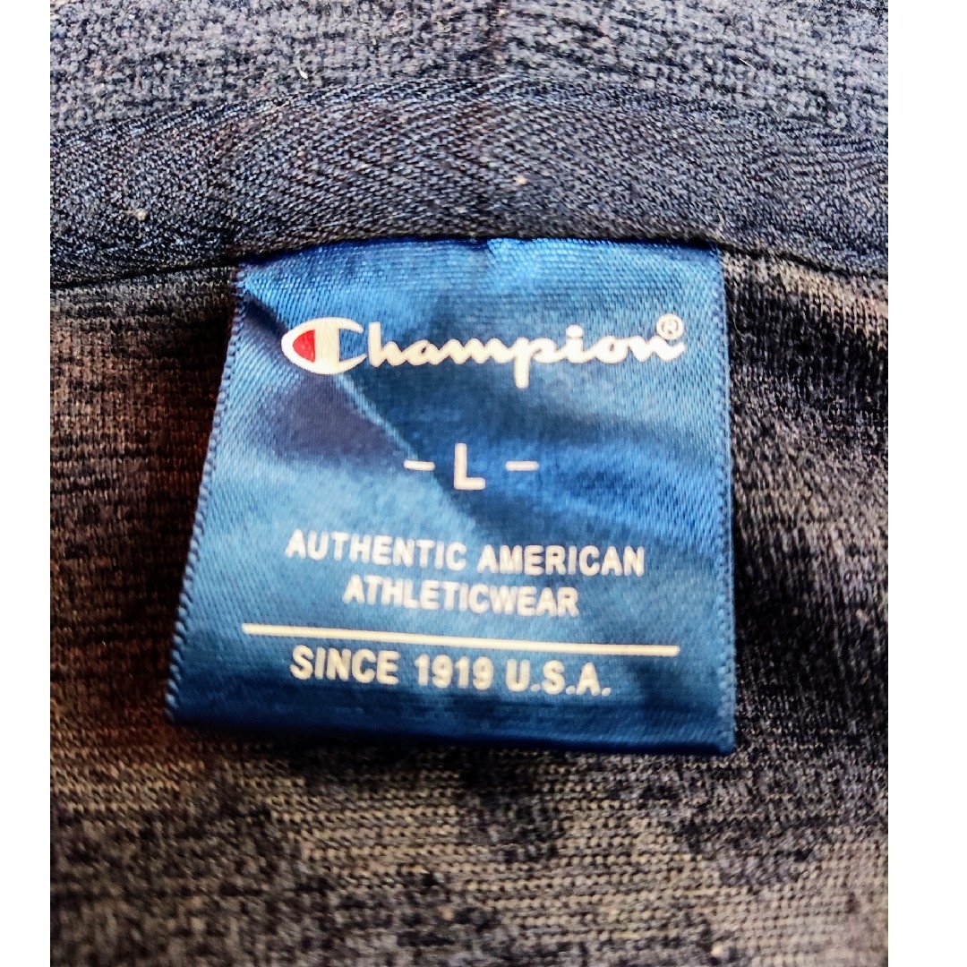 Champion(チャンピオン)の匿名配送　チャンピオン　Champion　新品未開封　パーカー　オマケ付 レディースのトップス(パーカー)の商品写真