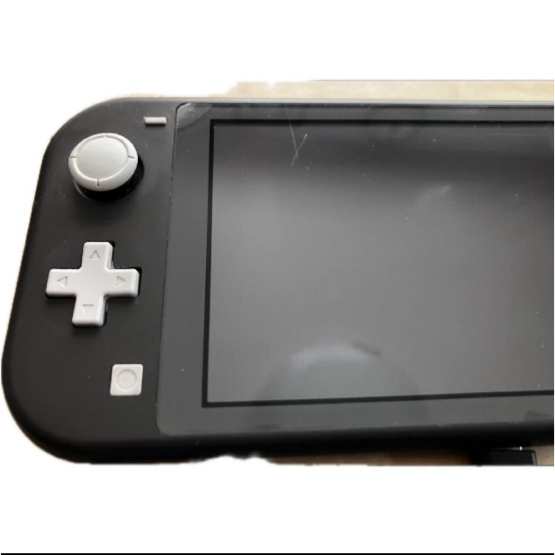 Nintendo Switch スイッチライト　グレー　完動品　充電器付き エンタメ/ホビーのゲームソフト/ゲーム機本体(携帯用ゲーム機本体)の商品写真