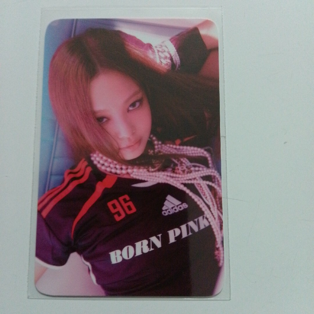 BLACKPINK ジェニ トレカ BORN PINK JENNIE ラキドロ エンタメ/ホビーのタレントグッズ(アイドルグッズ)の商品写真