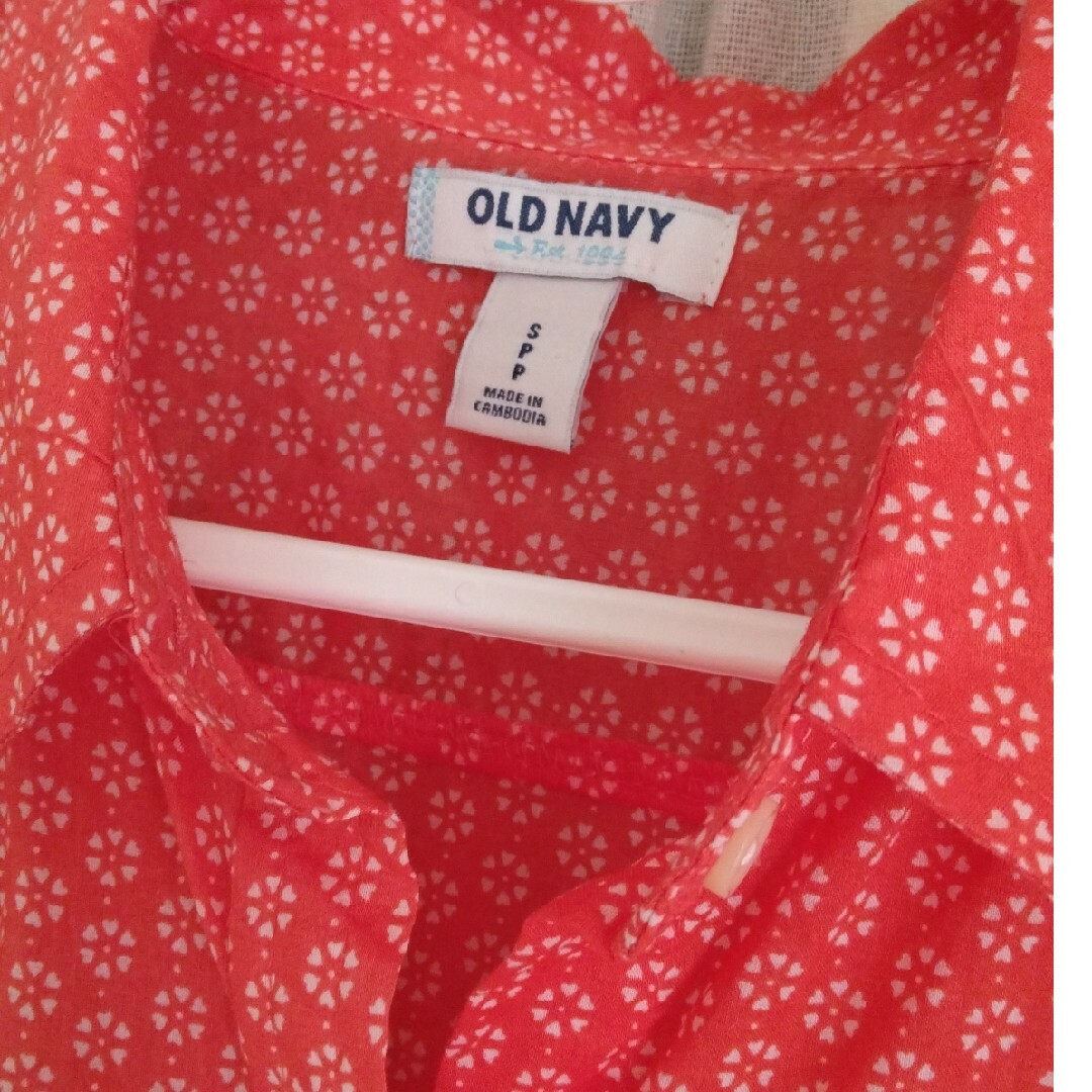 Old Navy(オールドネイビー)のオレンジ色シャツ レディースのトップス(シャツ/ブラウス(長袖/七分))の商品写真