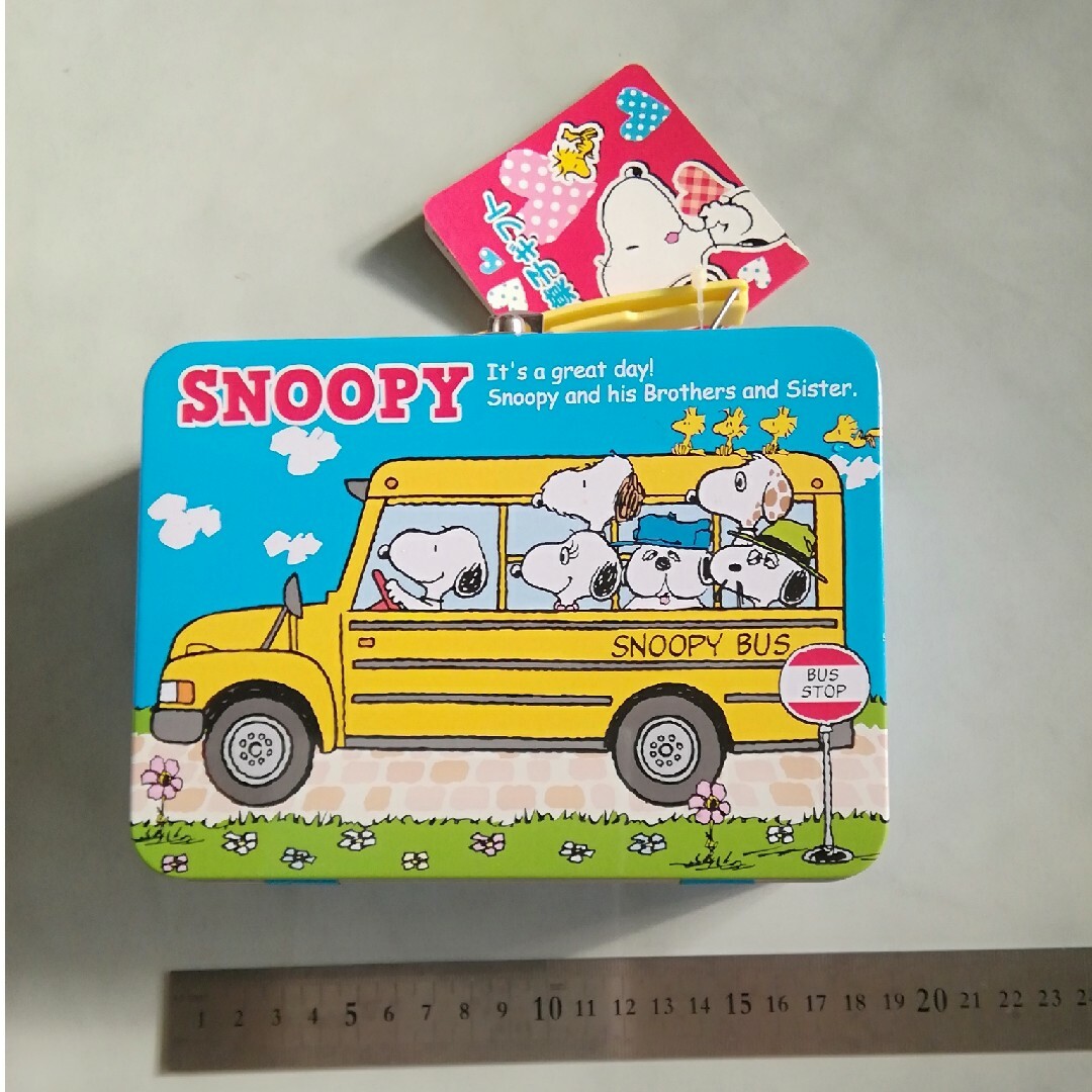 SNOOPY(スヌーピー)のSNOOPY　トランク型　缶　バスバージョン　レア物 エンタメ/ホビーのおもちゃ/ぬいぐるみ(キャラクターグッズ)の商品写真