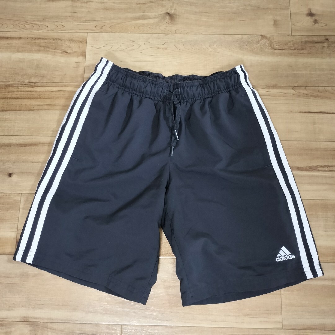 adidas(アディダス)のアディダス　160 ハーフパンツ　半ズボン　夏 キッズ/ベビー/マタニティのキッズ服男の子用(90cm~)(パンツ/スパッツ)の商品写真