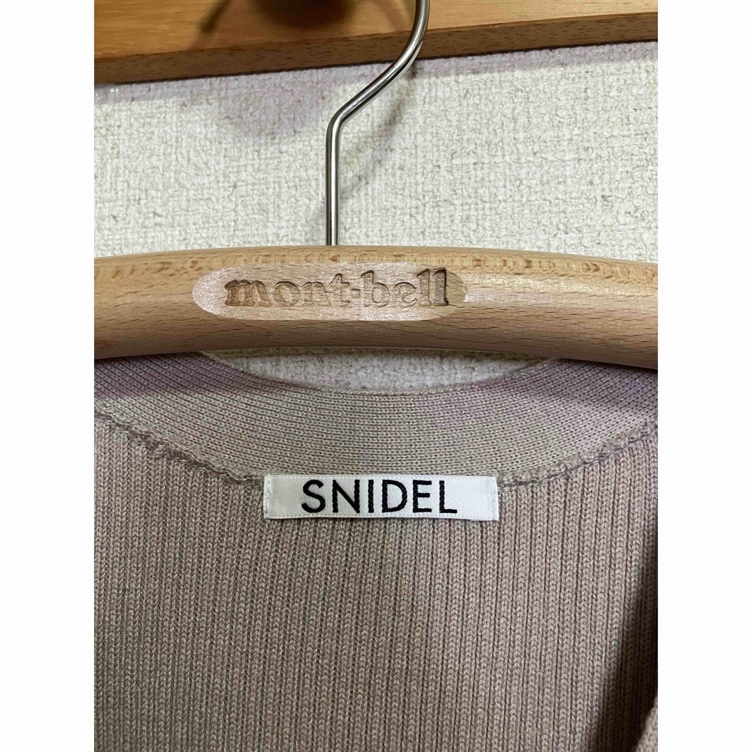 SNIDEL(スナイデル)のSNIDEL スナイデル　ニット　オールインワン　ロンパース　ピンクベージュ　F レディースのパンツ(オールインワン)の商品写真