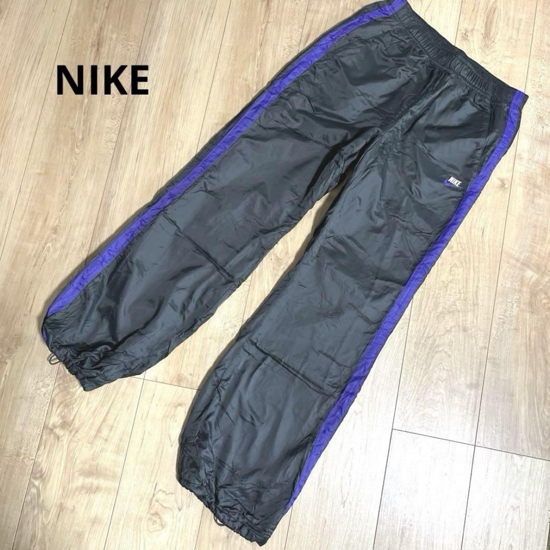 NIKE(ナイキ)のNIKE ナイロンパンツ Ｍ レディースのパンツ(カジュアルパンツ)の商品写真