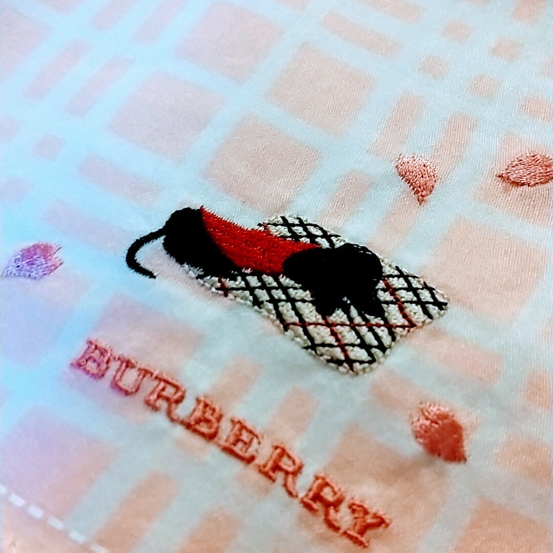 BURBERRY(バーバリー)のBURBERRY ハンカチ ダックスフント 刺繍 レディースのファッション小物(ハンカチ)の商品写真