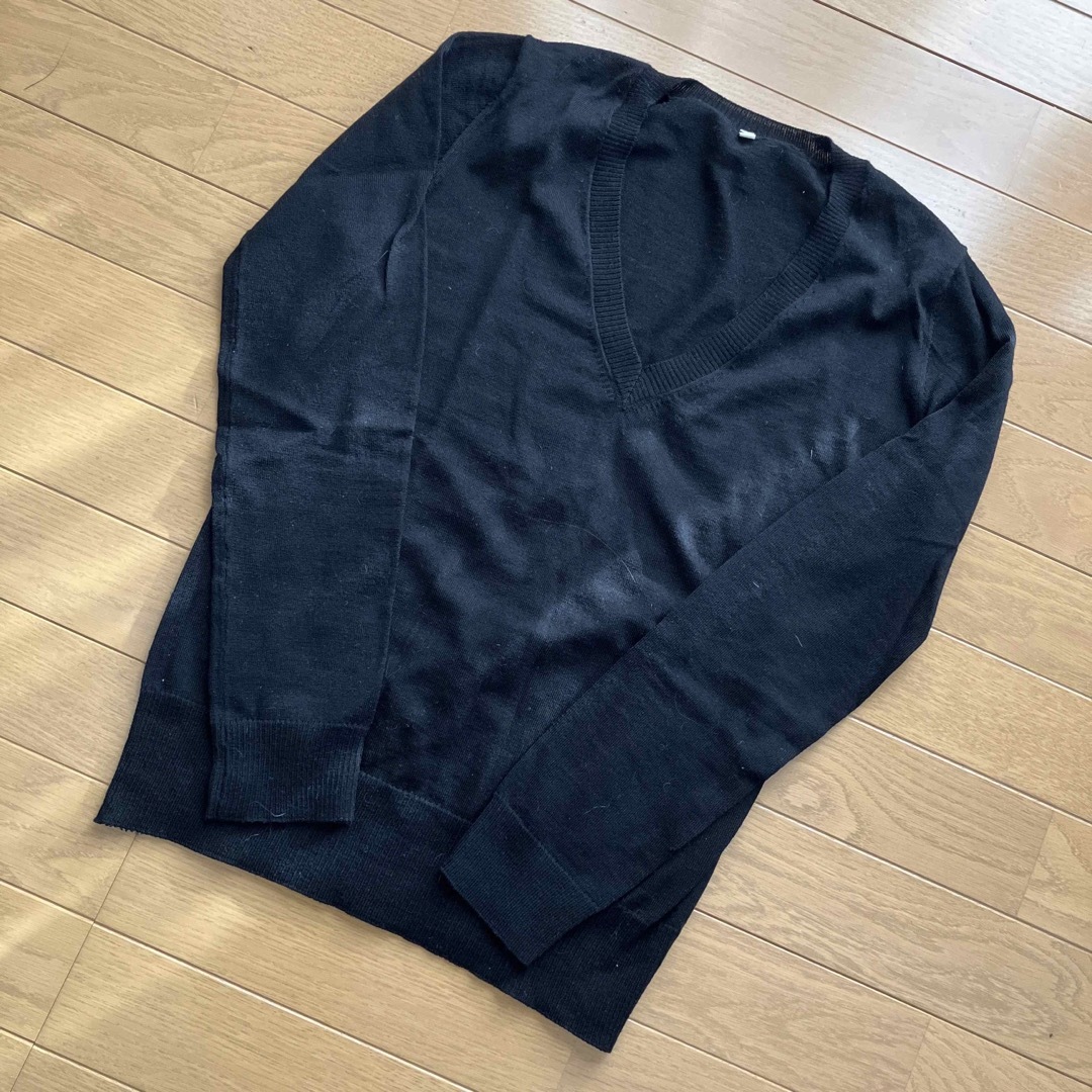 MUJI (無印良品)(ムジルシリョウヒン)の無印　V首薄手ウールセーター　黒　M   未着用 レディースのトップス(ニット/セーター)の商品写真