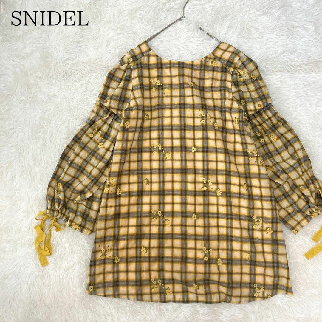 SNIDEL(スナイデル)のSNIDEL スナイデル 袖取り外し可 2way花柄刺繍チェックブラウス レディースのトップス(シャツ/ブラウス(長袖/七分))の商品写真