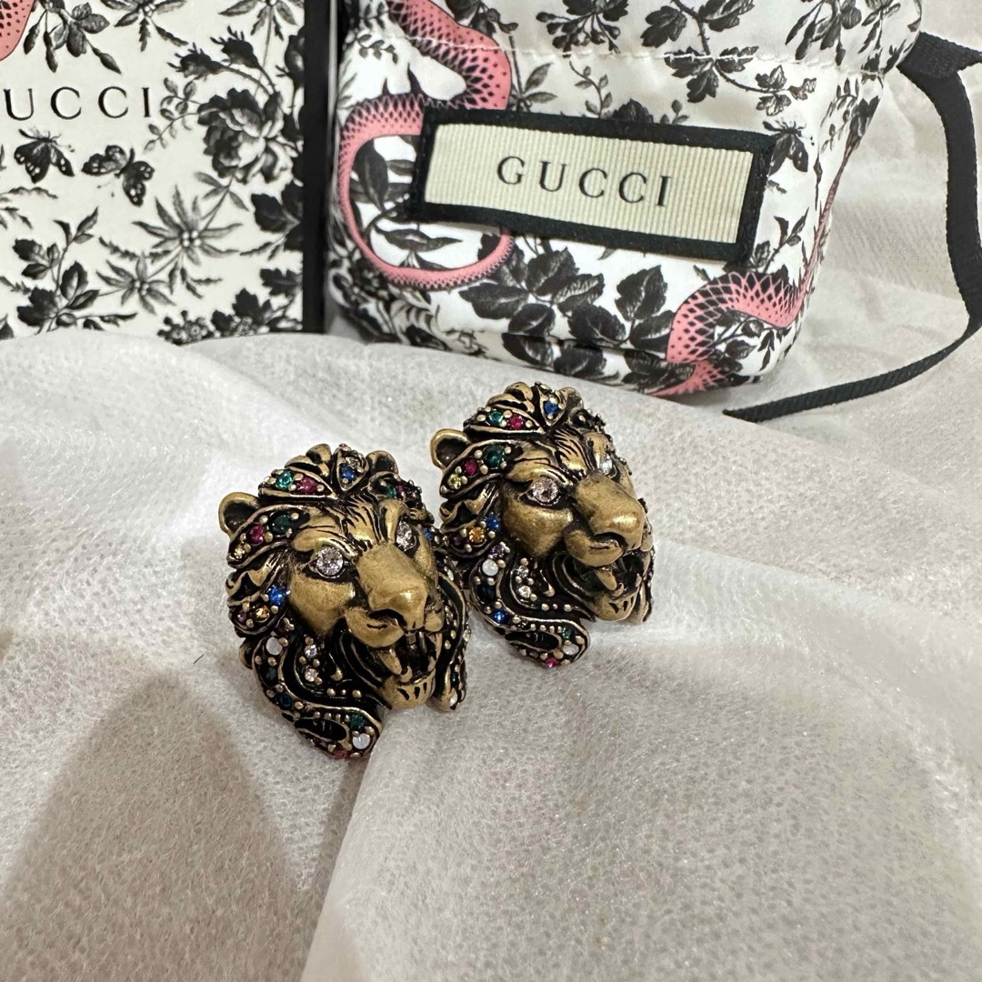 Gucci(グッチ)のGUCCI オールドグッチライオン ラインストーンレインボーゴールドイヤリング レディースのアクセサリー(イヤリング)の商品写真