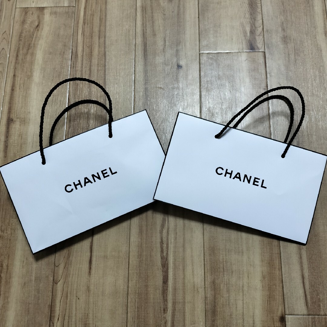 CHANEL(シャネル)のCHANEL　シャネル　ショッパー　紙袋 レディースのバッグ(ショップ袋)の商品写真