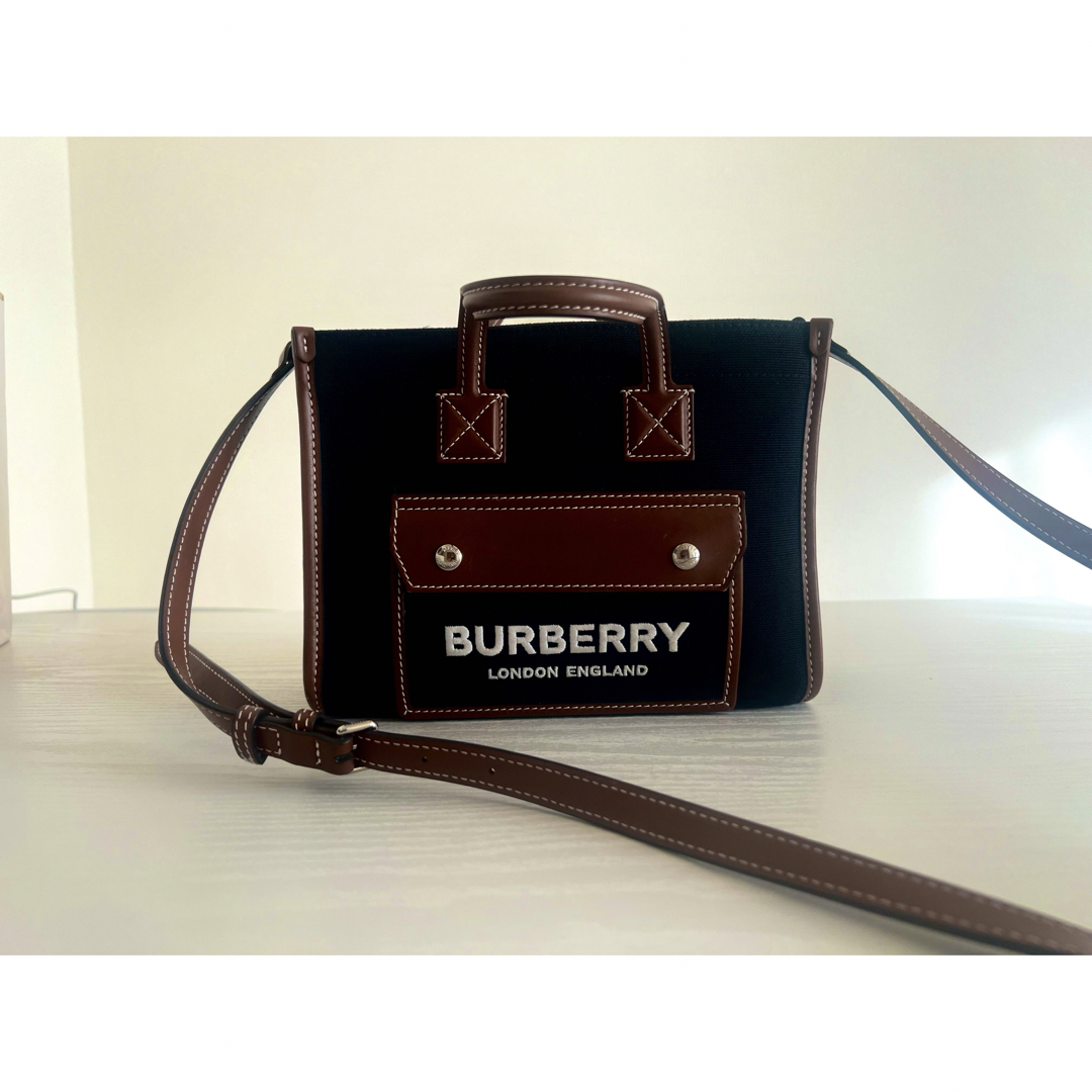 BURBERRY(バーバリー)のバーバリー トートバッグ BURBERRY ロゴプリント レディースのバッグ(トートバッグ)の商品写真