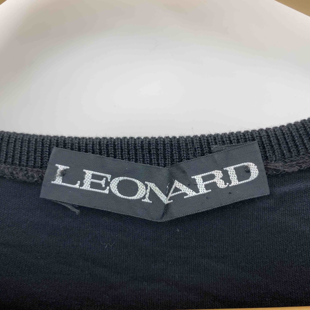 LEONARD(レオナール)のLEONARD レオナール レディース Tシャツ（半袖）刺繍 レディースのトップス(Tシャツ(半袖/袖なし))の商品写真