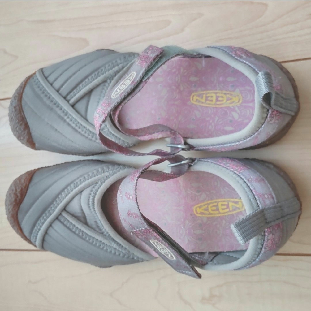 KEEN(キーン)の☆KEEN（キーン）☆ストラップサンダル☆24㌢☆グレー☆ レディースの靴/シューズ(サンダル)の商品写真
