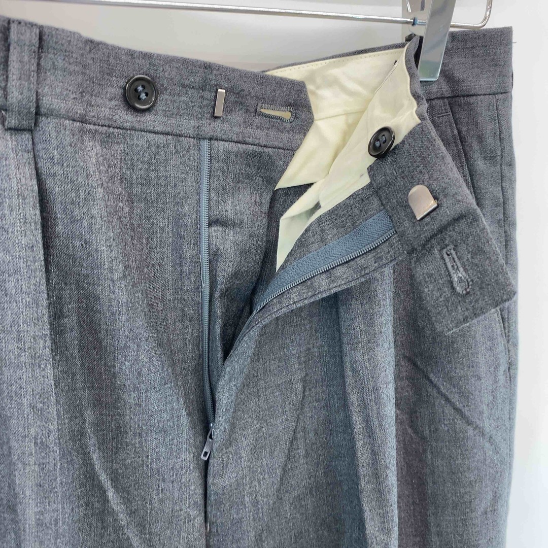 Paul Smith(ポールスミス)のPaul Smith ポールスミス メンズ スラックスパンツ　２タック　ウール100％　グレー メンズのパンツ(スラックス)の商品写真