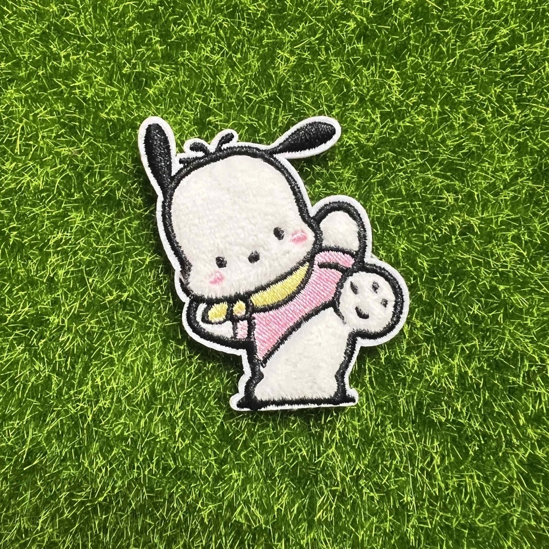 かわいい ピンク ポチャッコ 刺繍ワッペン ハンドメイドの素材/材料(各種パーツ)の商品写真