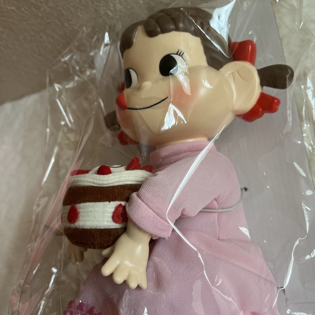 不二家(フジヤ)のペコちゃん人形　バースデーペコ キッズ/ベビー/マタニティのおもちゃ(ぬいぐるみ/人形)の商品写真