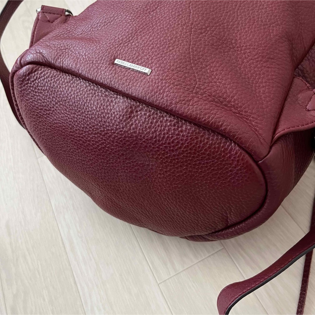 Rebecca Minkoff(レベッカミンコフ)の美品 レベッカミンコフ レザー リュック バックパック ボルドー 希少カラー 春 レディースのバッグ(リュック/バックパック)の商品写真