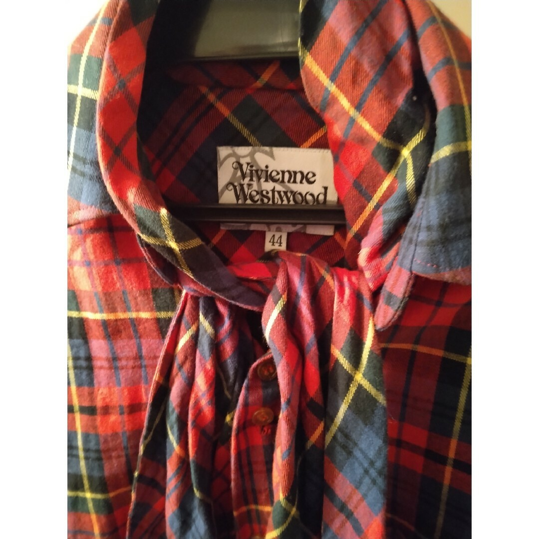 Vivienne Westwood(ヴィヴィアンウエストウッド)のヴィヴィアンウエストウッドMAN　チェックリボンシャツ メンズのトップス(シャツ)の商品写真