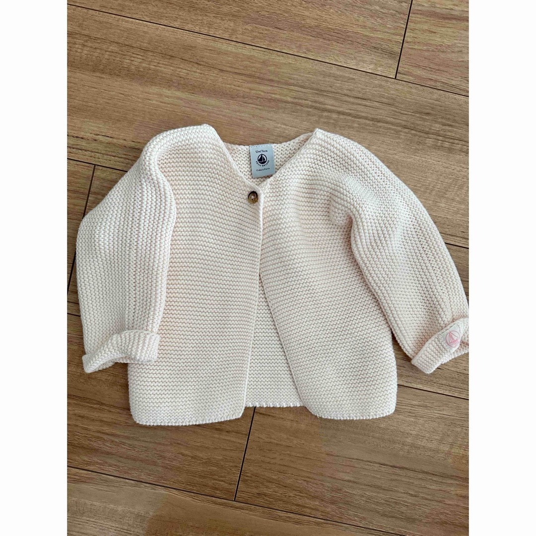 PETIT BATEAU(プチバトー)の【新品】プチバトー　カーディガン　78ピンク キッズ/ベビー/マタニティのベビー服(~85cm)(カーディガン/ボレロ)の商品写真