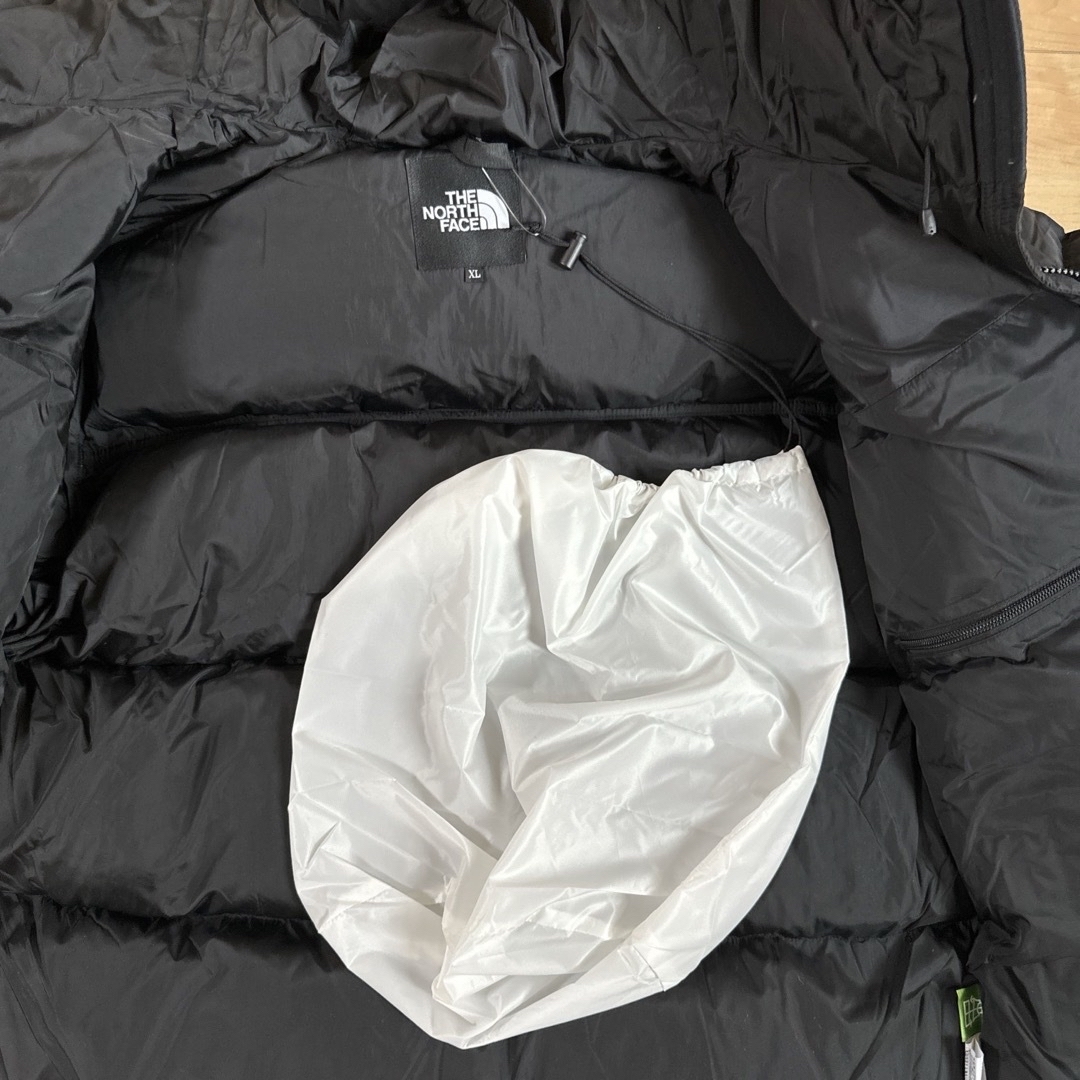 THE NORTH FACE(ザノースフェイス)の新品未使用　ノースフェイス　ヌプシフーディ　XL メンズのジャケット/アウター(ダウンジャケット)の商品写真