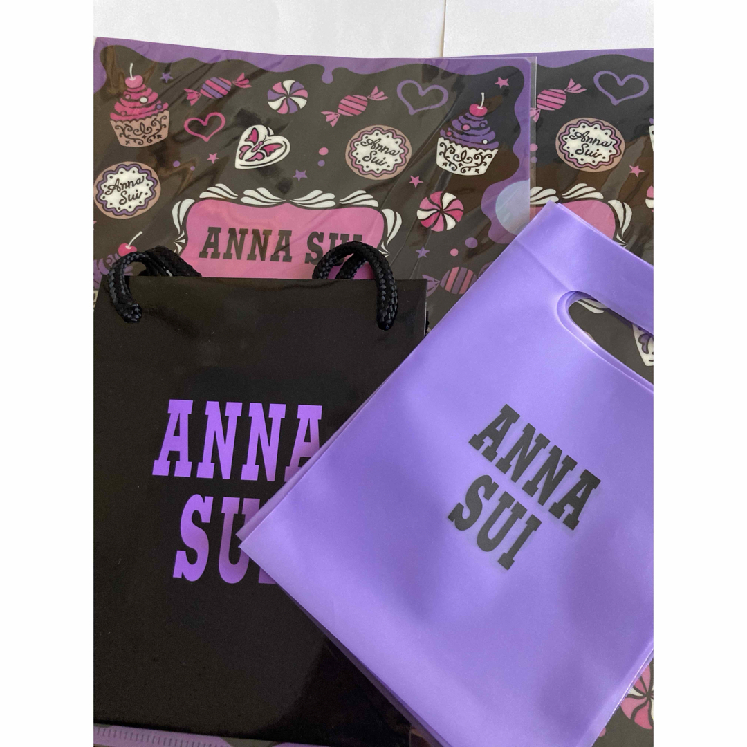 ANNA SUI(アナスイ)の新品未開封　レア　アナスイ　2枚　クリアファイル　紙袋　ビニールミニショッパー　 エンタメ/ホビーのコレクション(ノベルティグッズ)の商品写真