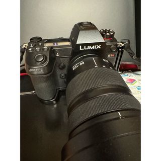 パナソニック(Panasonic)のLUMIX S1Rレンズキット(ミラーレス一眼)