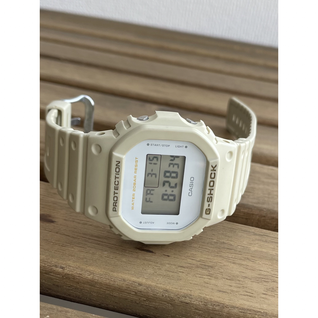 G-SHOCK(ジーショック)のGショック　DW5600EW メンズの時計(腕時計(デジタル))の商品写真