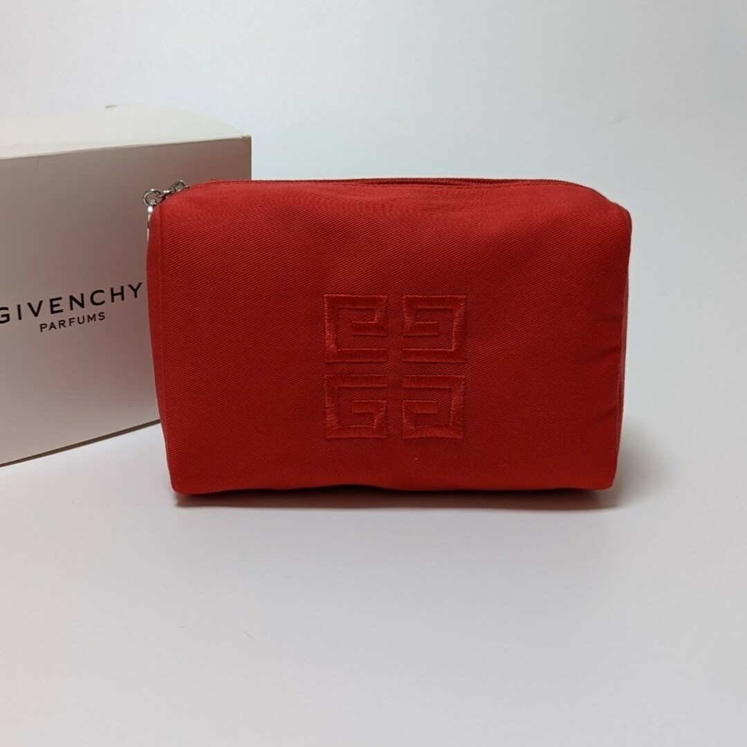 GIVENCHY(ジバンシィ)の新品 ジバンシー ノベルティ ポーチ クリスマス限定 GIVENCHY レディースのファッション小物(ポーチ)の商品写真