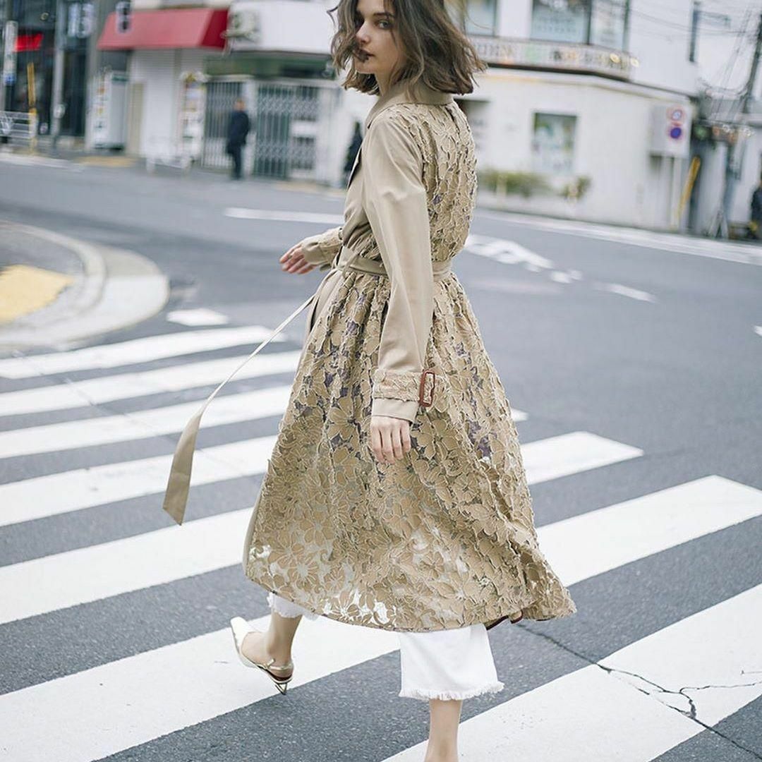 Ameri VINTAGE - AMERI BACK LACE COAT バックレース トレンチ Ameri VINTAGE - AMERI BACK LACE COAT バックレース トレンチ