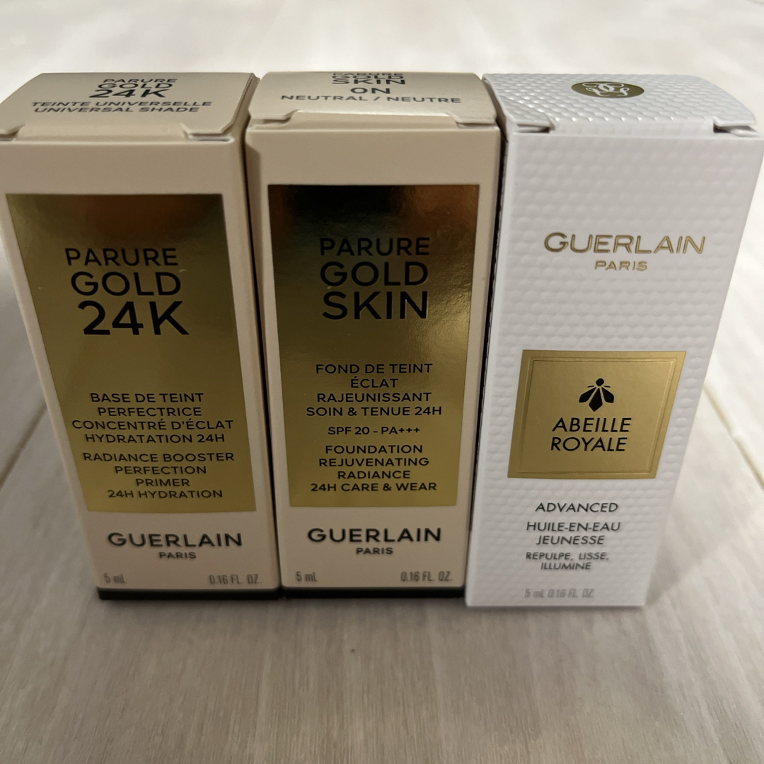 GUERLAIN(ゲラン)のゲラン  パリュールゴールド　アベイユロイヤル　オイル　巾着袋 コスメ/美容のキット/セット(サンプル/トライアルキット)の商品写真