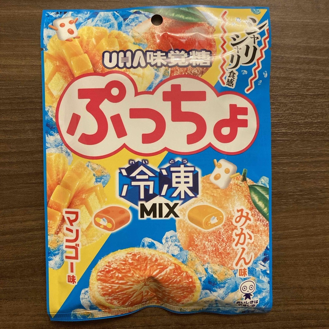 UHA味覚糖(ユーハミカクトウ)の【新品未開封】UHA味覚糖 ぷっちょ 冷凍MIX マンゴー味&みかん味 ×4袋 食品/飲料/酒の食品(菓子/デザート)の商品写真