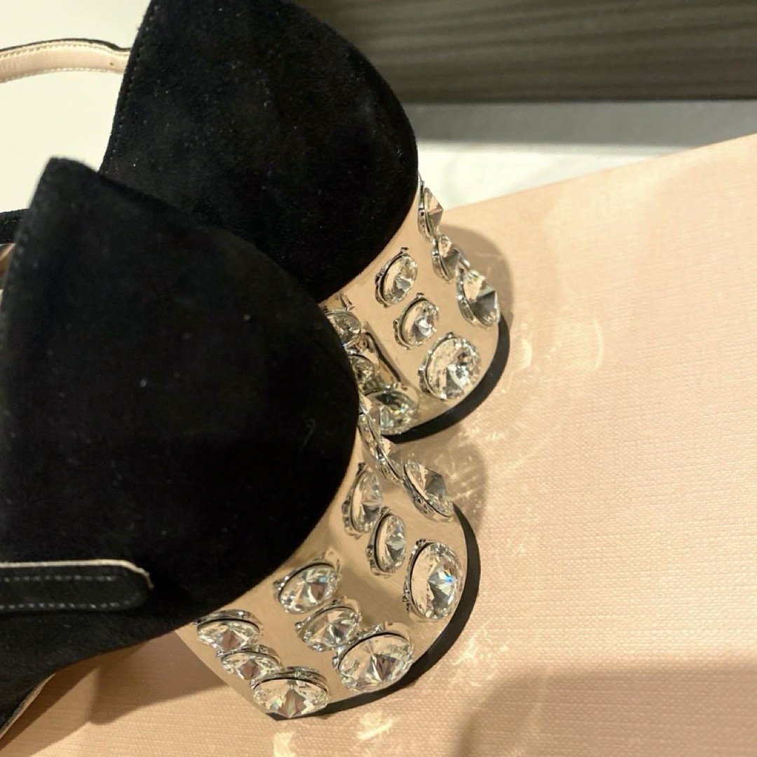 MIU MIU - 新品未使用♡ミュウミュウ miumiu パンプス 黒 MIU MIU - 新品未使用♡ミュウミュウ miumiu パンプス 黒