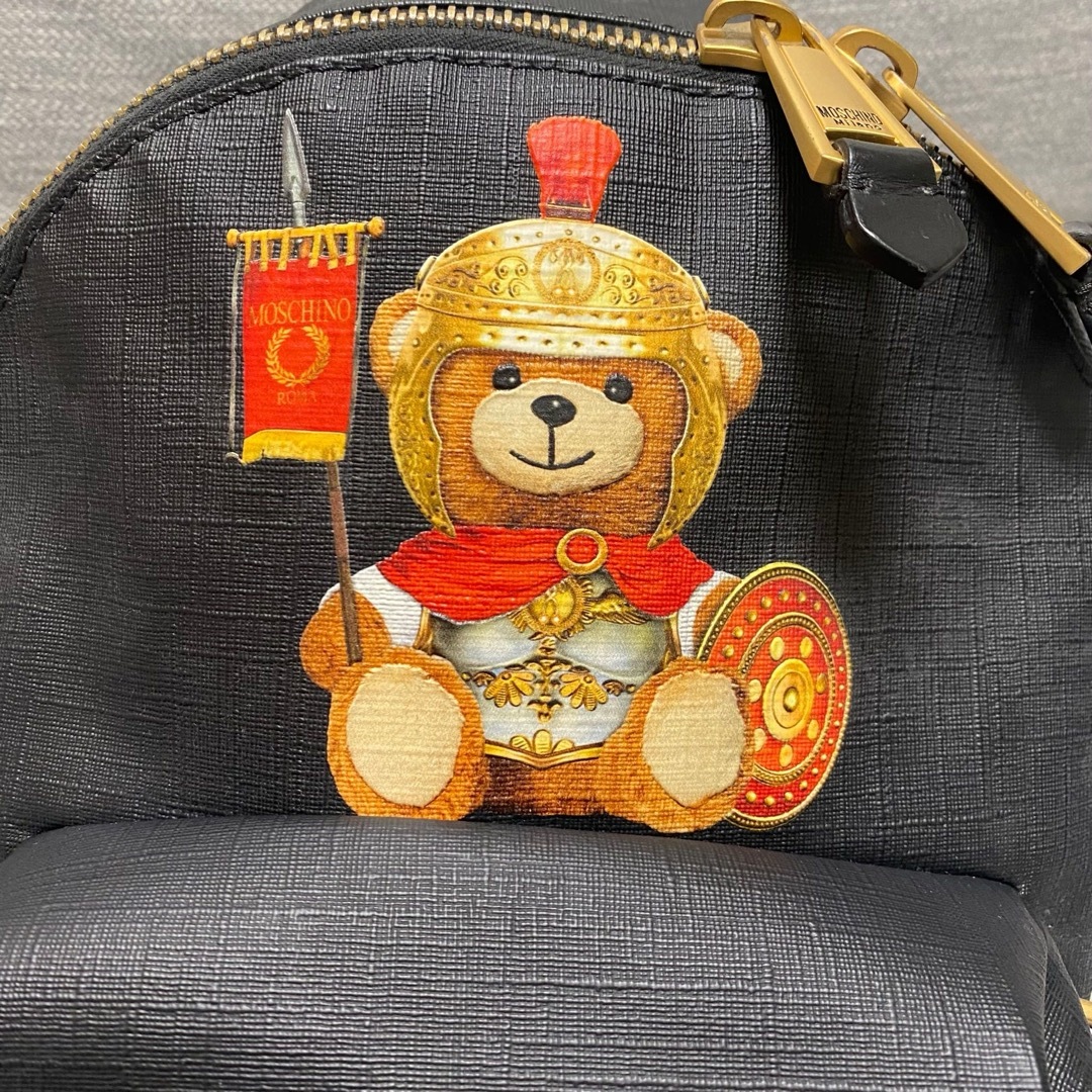 MOSCHINO(モスキーノ)のモスキーノ　限定　リュック レディースのバッグ(リュック/バックパック)の商品写真