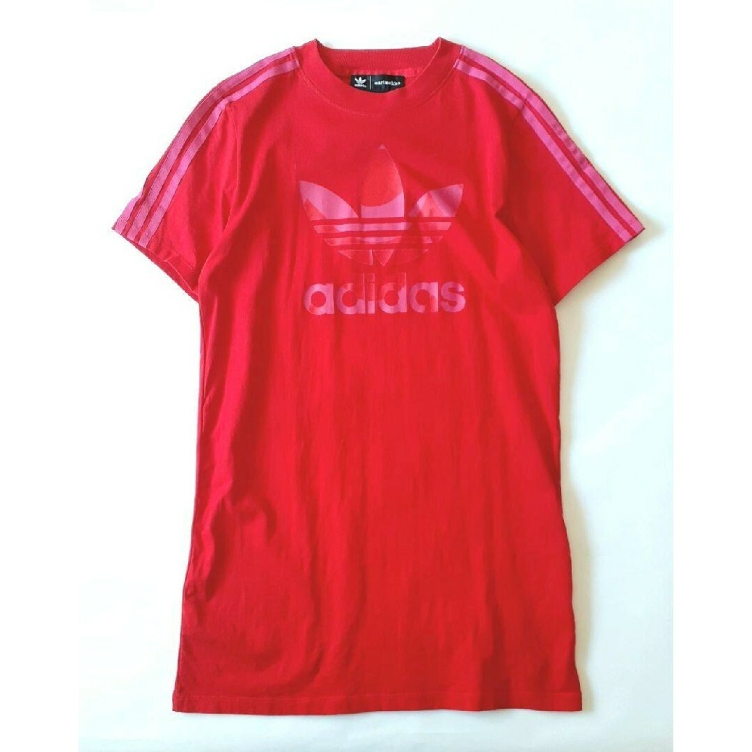 adidas(アディダス)のマリメッコ　アディダス　ロング　Tシャツ　ワンピース　半袖　スポーツ　レッド レディースのトップス(Tシャツ(半袖/袖なし))の商品写真