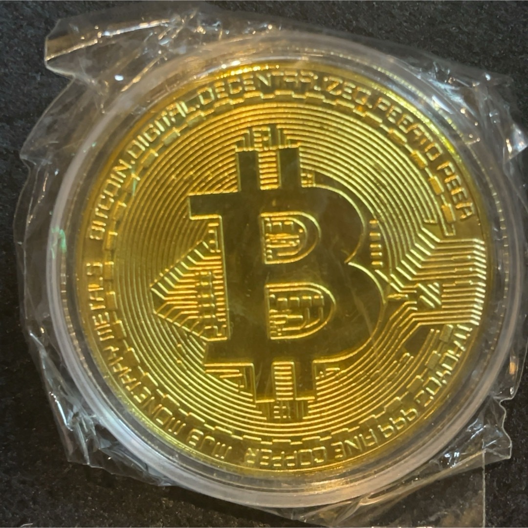 ビットコイン 暗号通貨 レプリカ ビットコイン（ゴールド）新品未開封 エンタメ/ホビーの美術品/アンティーク(貨幣)の商品写真