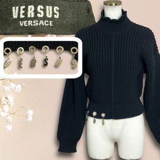 VERSACE - ☆極美品☆VERSUS VERSACE ニット 長袖 タートルネック クロップド