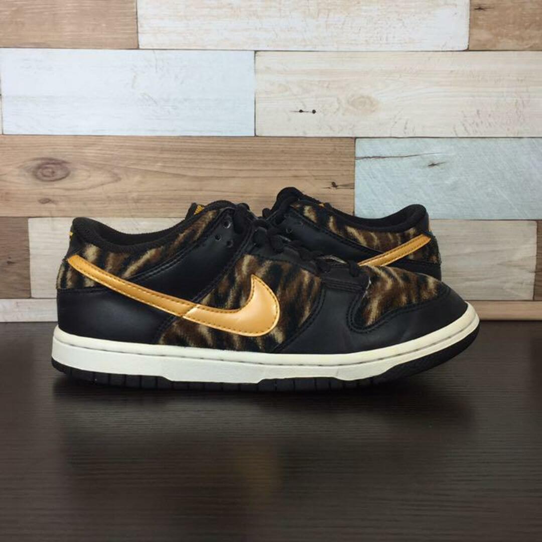 NIKE(ナイキ)のNIKE DUNK LOW GS 23cm レディースの靴/シューズ(スニーカー)の商品写真