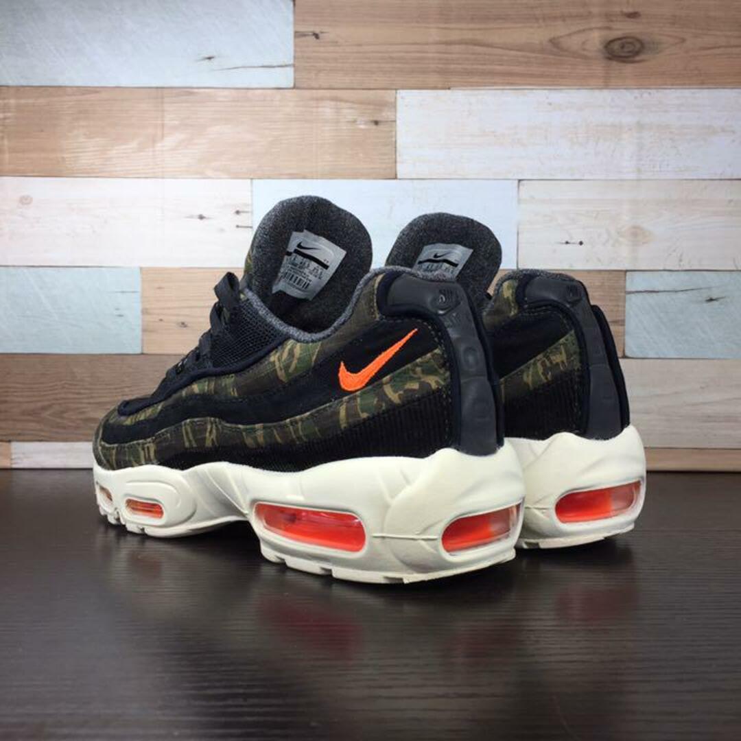 NIKE(ナイキ)のNIKE AIR MAX 95 × CARHARTT WIP  25.5 cm メンズの靴/シューズ(スニーカー)の商品写真