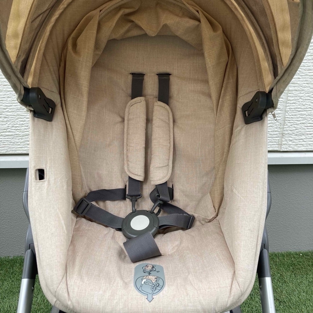 Stokke(ストッケ)のStokke ストッケ　スクート ベビーカー　ベージュ キッズ/ベビー/マタニティの外出/移動用品(ベビーカー/バギー)の商品写真