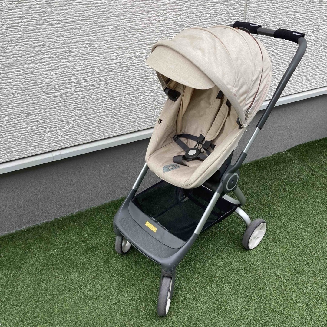 Stokke(ストッケ)のStokke ストッケ　スクート ベビーカー　ベージュ キッズ/ベビー/マタニティの外出/移動用品(ベビーカー/バギー)の商品写真