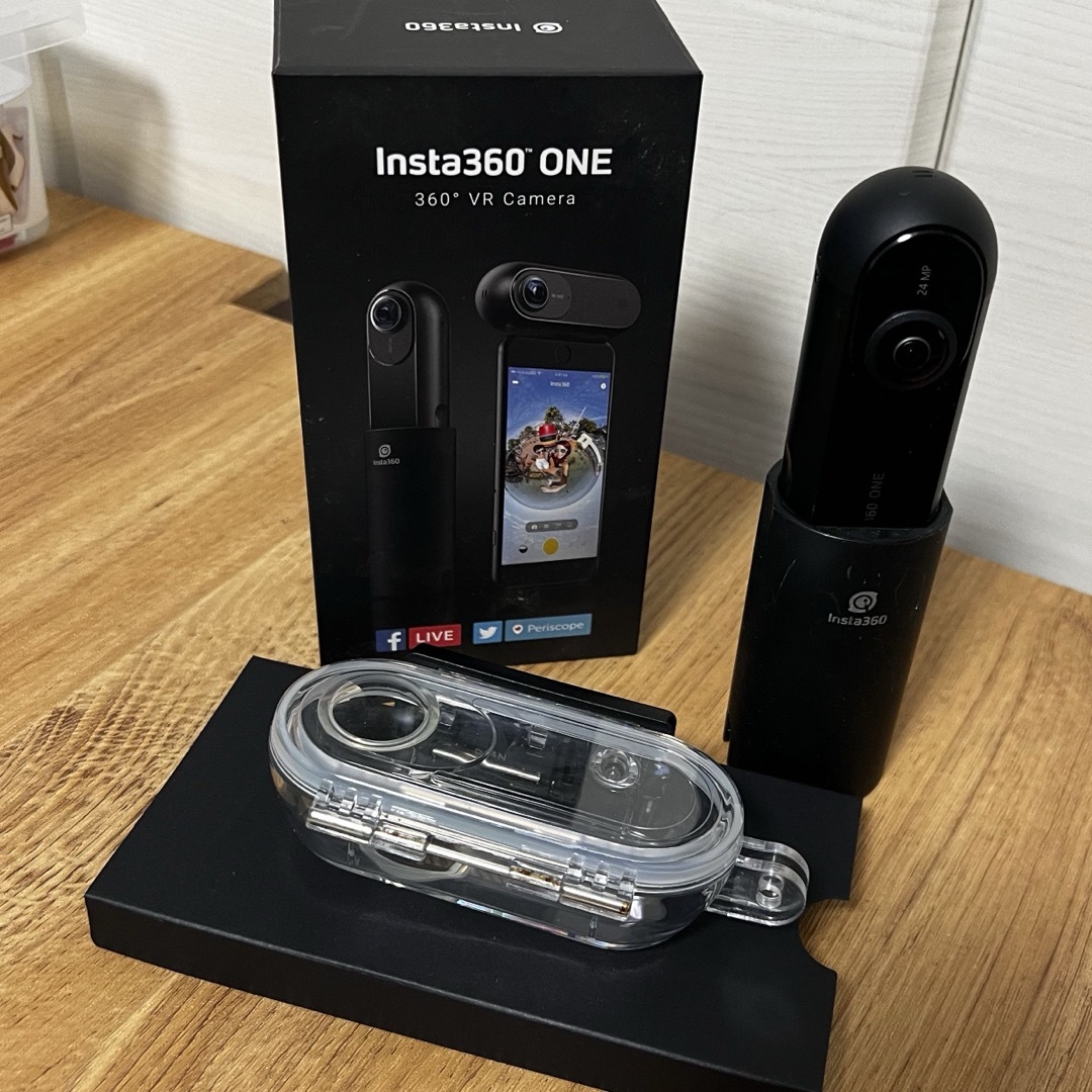 insta360(インスタスリーシックスティ)のマラソン値下げ) insta360 one 360度カメラ 4k 水中ハウジング スマホ/家電/カメラのカメラ(ビデオカメラ)の商品写真