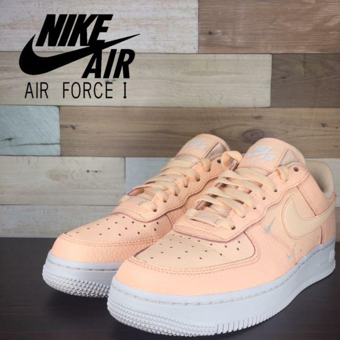 NIKE(ナイキ)のNIKE AIR FORCE 1 '07 ESS 23.5cm レディースの靴/シューズ(スニーカー)の商品写真