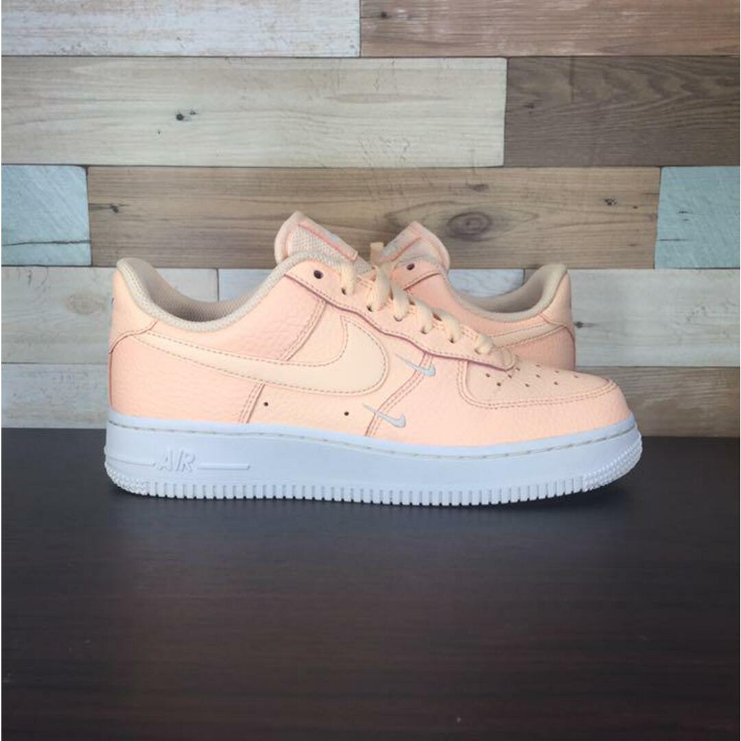 NIKE(ナイキ)のNIKE AIR FORCE 1 '07 ESS 23.5cm レディースの靴/シューズ(スニーカー)の商品写真